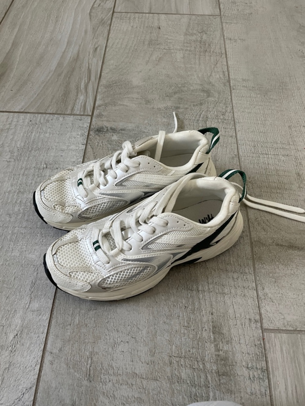 H&M White and Green Women's Athletic Sneakers